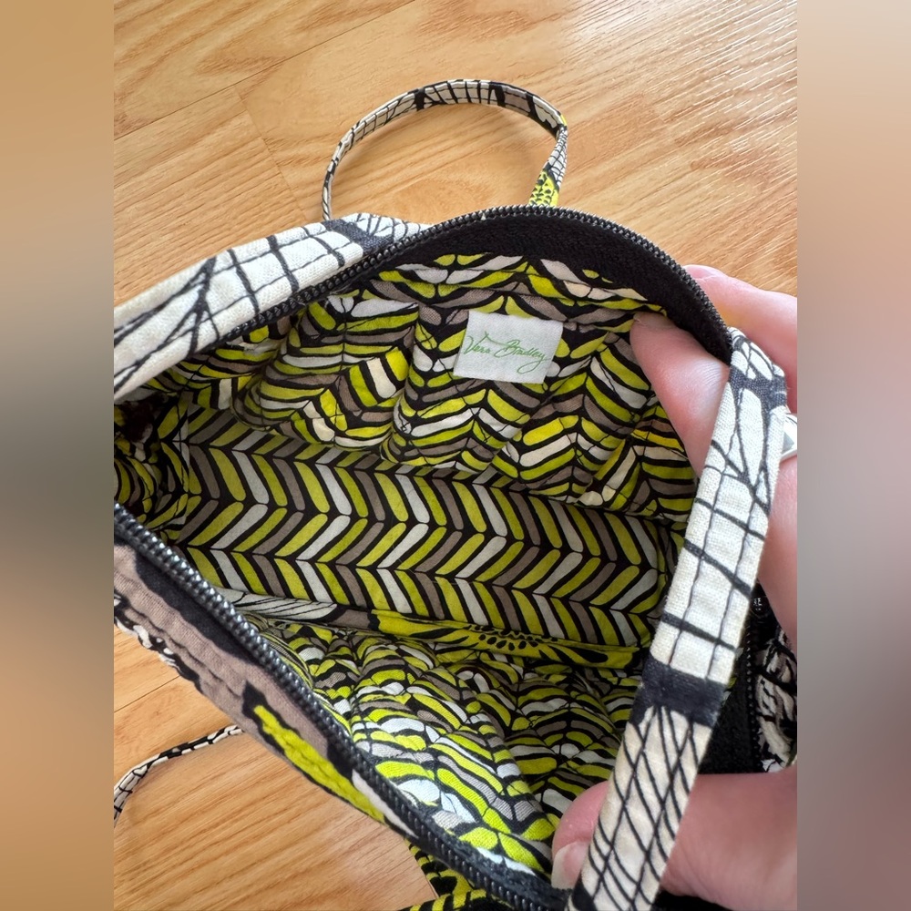 Vera Bradley Floral crossbody in Citron - Picture 4 of 4